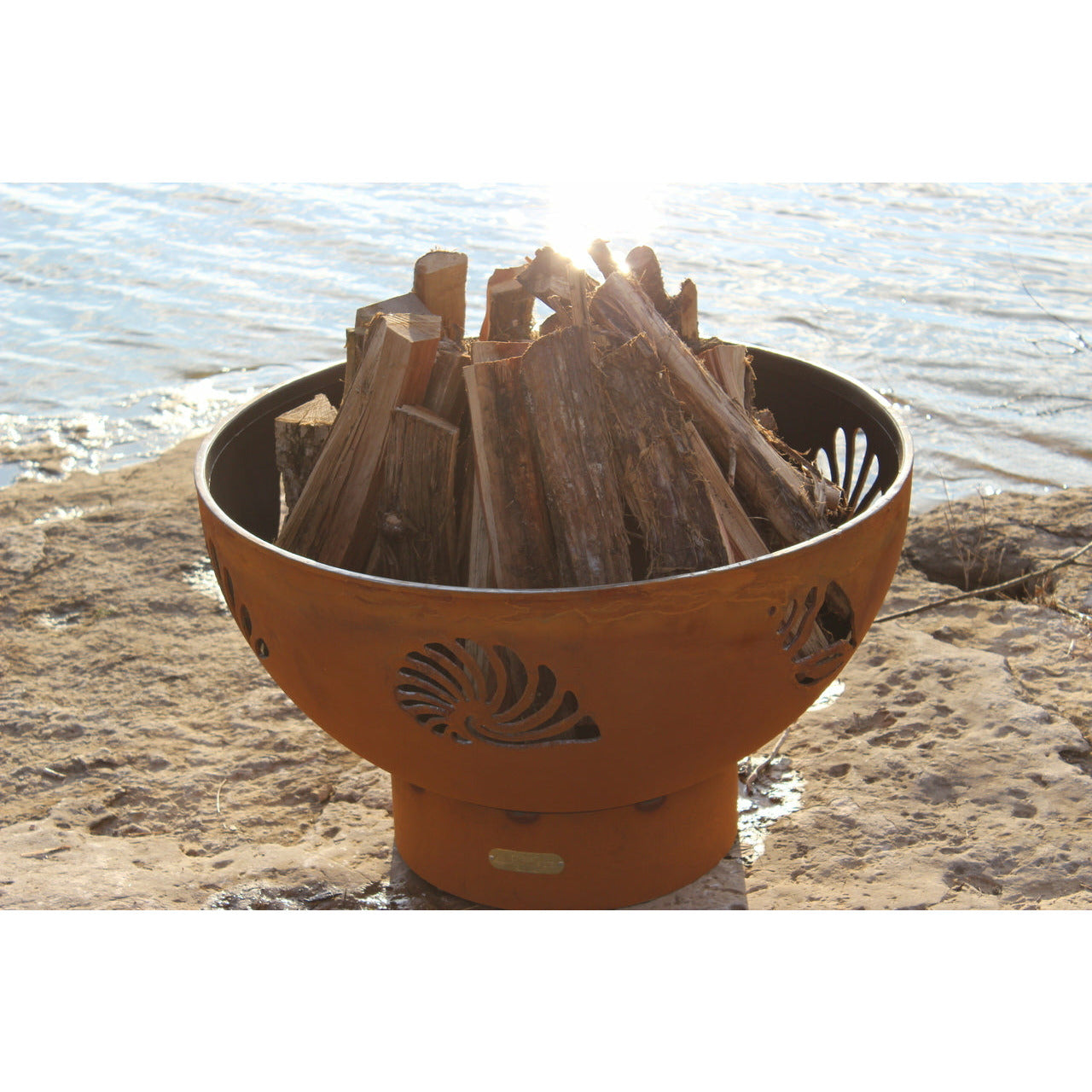 Beachcomber by Fire Pit Art - Majestic Fountains