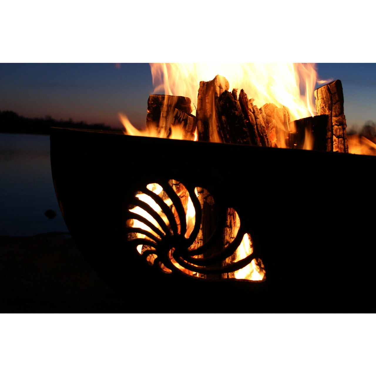 Beachcomber by Fire Pit Art - Majestic Fountains